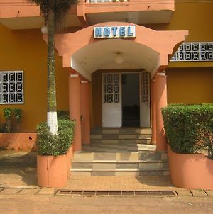 Hotel Le Fibi Yaounde Exterior photo