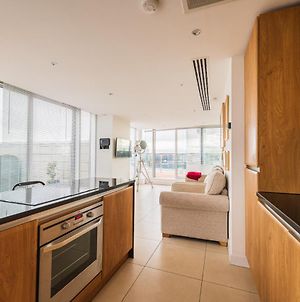 Metropolitan Penthouse In City Center With Stunning 360 Views, Underground Parking, Up To 6 Guests Liverpool Exterior photo