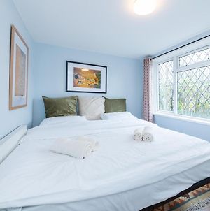 Pass The Keys Basingstoke Charming King Beds Flat In Basingstoke Sleeps 4 Apartment Exterior photo