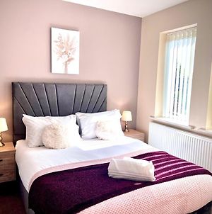 Comfy Casa - Syster Properties Serviced Accommodation Leicester Families, Work, Groups - Sleeps 13 Exterior photo