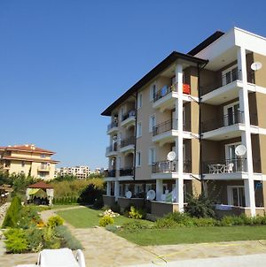 Domus Extra Apartments Sveti Vlas Exterior photo