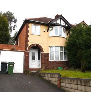 Lovelea Properties, House In Wolverhampton Exterior photo