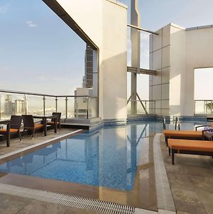 Ramada Abu Dhabi Corniche Hotel Exterior photo