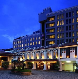 Village Hotel Albert Court By Far East Hospitality Singapore Exterior photo