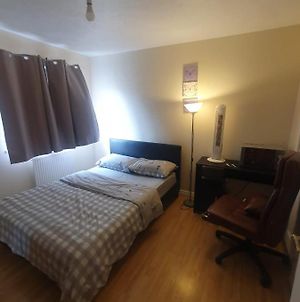 Double Size And Single Room In Barking Barking  Exterior photo