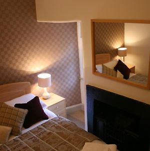 Royal Mile Budget Apartments Edinburgh Room photo