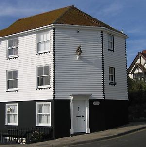 The Cavalier House B&B Hastings Exterior photo