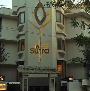 Le Sutra Hotel, Khar, Mumbai Exterior photo