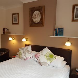 Penryn Guest House, Ensuite Rooms, Free Parking And Free Wifi Stratford-upon-Avon Exterior photo