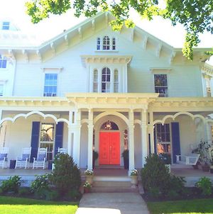 The Bayberry Bed & Breakfast Newport Exterior photo