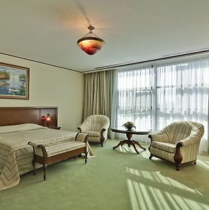 Alexander Hotel Bucharest Room photo