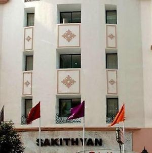 Hotel Sakithyan Chennai Exterior photo