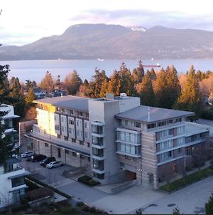 Carey Centre Apartment Vancouver Exterior photo