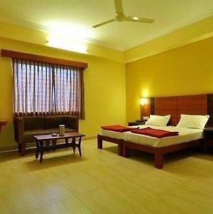 Hotel Janpath Bangalore Room photo