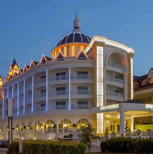 Dream World Resort & Spa Side Exterior photo