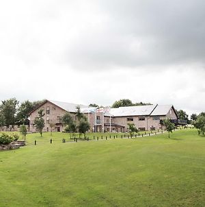Oak Royal Hotel, Golf And Country Club Chorley  Exterior photo