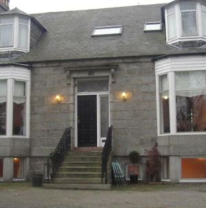 Station View Guest House Dyce Exterior photo