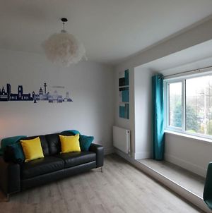 2 Serviced Apartments In Childwall-South Liverpool - Each Apartment Sleeps 6 Exterior photo