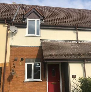 Serviced 2 Bedroom House With Free Parking For 2 Vehicles II Worcester Exterior photo