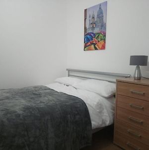 1 Bedroom Flat In Sheffield City Centre-Sleeps 4 Exterior photo