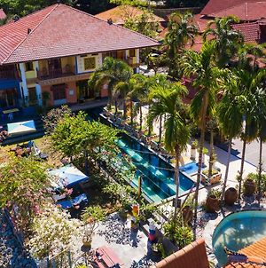 Lost Paradise Resort Batu Ferringhi Exterior photo