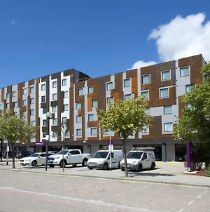 Premier Inn Milton Keynes Exterior photo