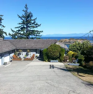 Hammond Bay Oceanside Guesthouse Nanaimo Exterior photo