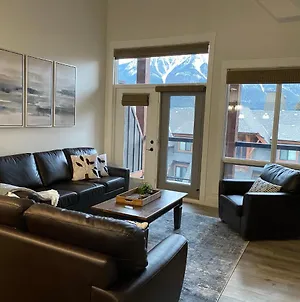 Spectacular Penthouse With Amazing Views, Indoor Pool And Hot Tub Hotel Canmore Exterior photo