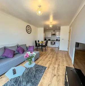Onsitestays - Cosy 2-Bedroom Apartment With Free Parking, Wi-Fi & London Links Northfleet Exterior photo