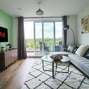 Penthouse Apartment - City Centre - Free Parking, Balcony, Fast Wifi And Smart Tv With Netflix By Yoko Property Milton Keynes Exterior photo