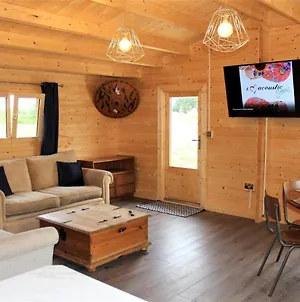 Stunning 5-Bed Cabin In Ashton Under Hill Villa Evesham Exterior photo