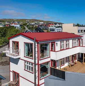Downtown - Retro Decor - Stunning Views - Terrace Apartment Torshavn Exterior photo