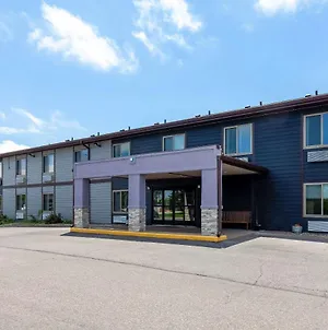 Clarion Pointe Tomah Hotel Exterior photo