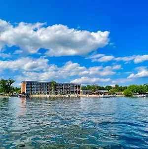 Holiday Inn Detroit Lakes, An Ihg Hotel Exterior photo