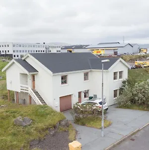 4 Bedroom Apartment - 20 Min Walk From City Centre - Nature Torshavn Exterior photo