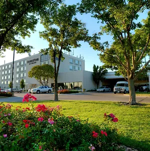 Doubletree By Hilton Wichita Airport Hotel Exterior photo