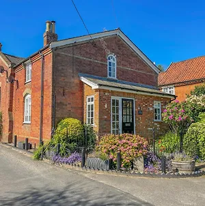 Chapel Cottage, Newbourne Exterior photo