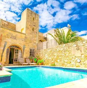 Stunning 3 Bedroom Farmhouse With Pool Xaghra Exterior photo