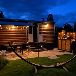Poachers Hut At Keepers Cottage - Hot Tub & Pizza Oven - Trossachs Port Of Menteith Exterior photo