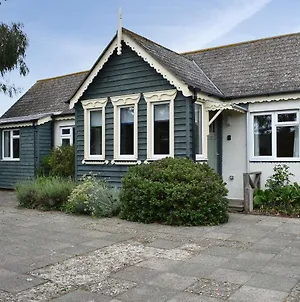 Cockle Cottage Middleton-on-Sea Exterior photo