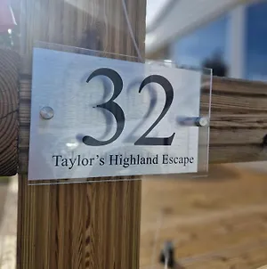 Taylor'S Highland Escape, Dornoch Hotel Exterior photo