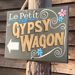 Le Petit Gypsy Wagon Hotel Bridgetown Exterior photo