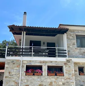 Miro & Lana Vacation Home Koinira Exterior photo