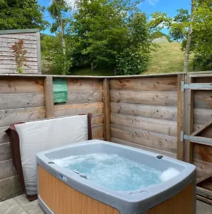 Badger Lodge With Hot Tub Cupar Exterior photo