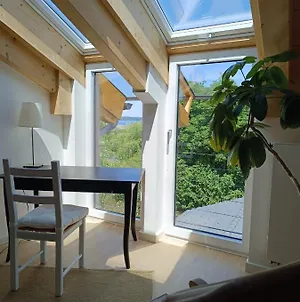 Apartment Unterm Dach Mit Kleinem Seeblick Munsing Exterior photo