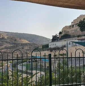 שוויצריה בגבעה Villa Giv'at Ze'ev Exterior photo