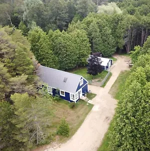 Cottage Retreat On 11 Acres Flesherton Exterior photo