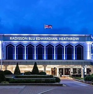 Radisson Blu Edwardian Heathrow Hotel And Conferen Hillingdon Exterior photo