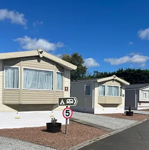 3 Bedroom Self-Catering Holiday Home Stepps Exterior photo