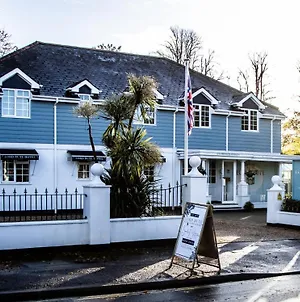 The Lord Bute Hotel Highcliffe Exterior photo